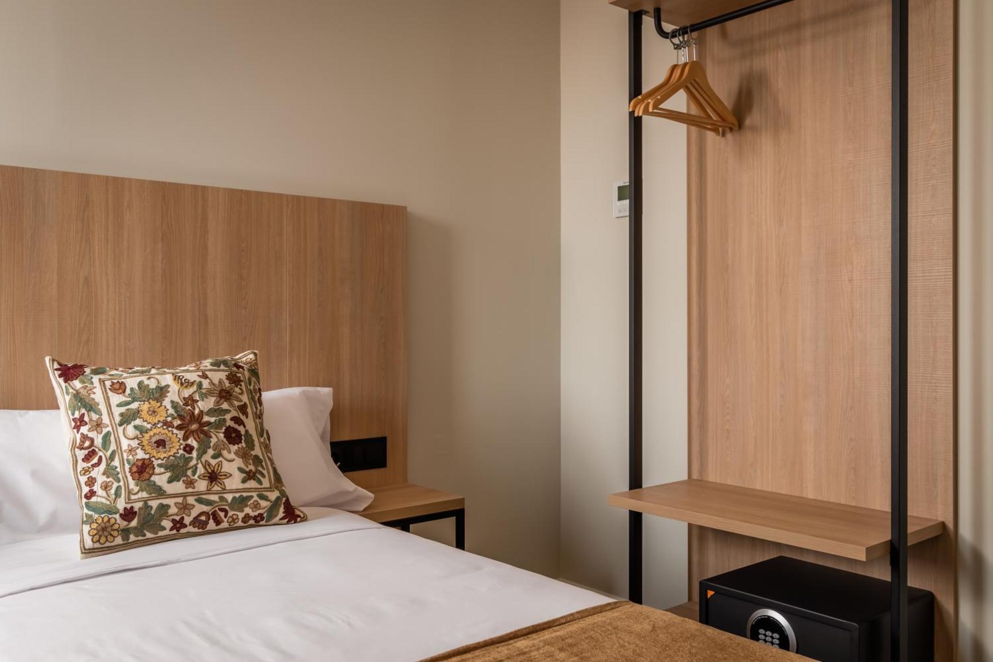 Aerohotel Barcelona Airport 24H Эль-Прат-де-Льобрегат Экстерьер фото